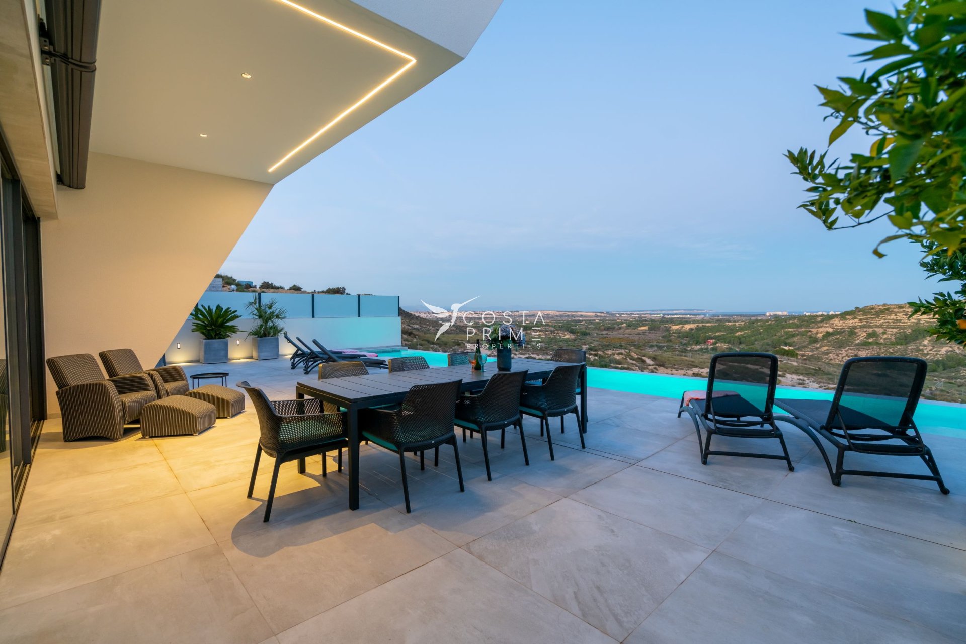 Obra nueva - Chalet / Villa - Rojales