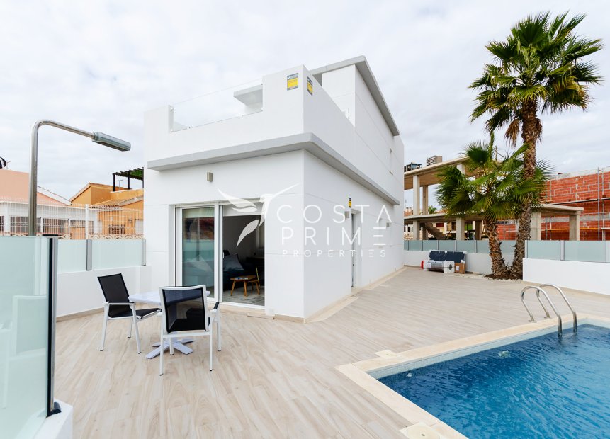 Obra nueva - Chalet / Villa - Torrevieja