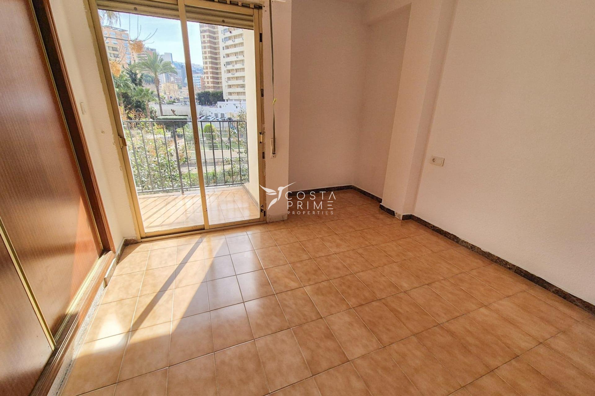 Odsprzedaż - Kamienica / bliźniak - Benidorm