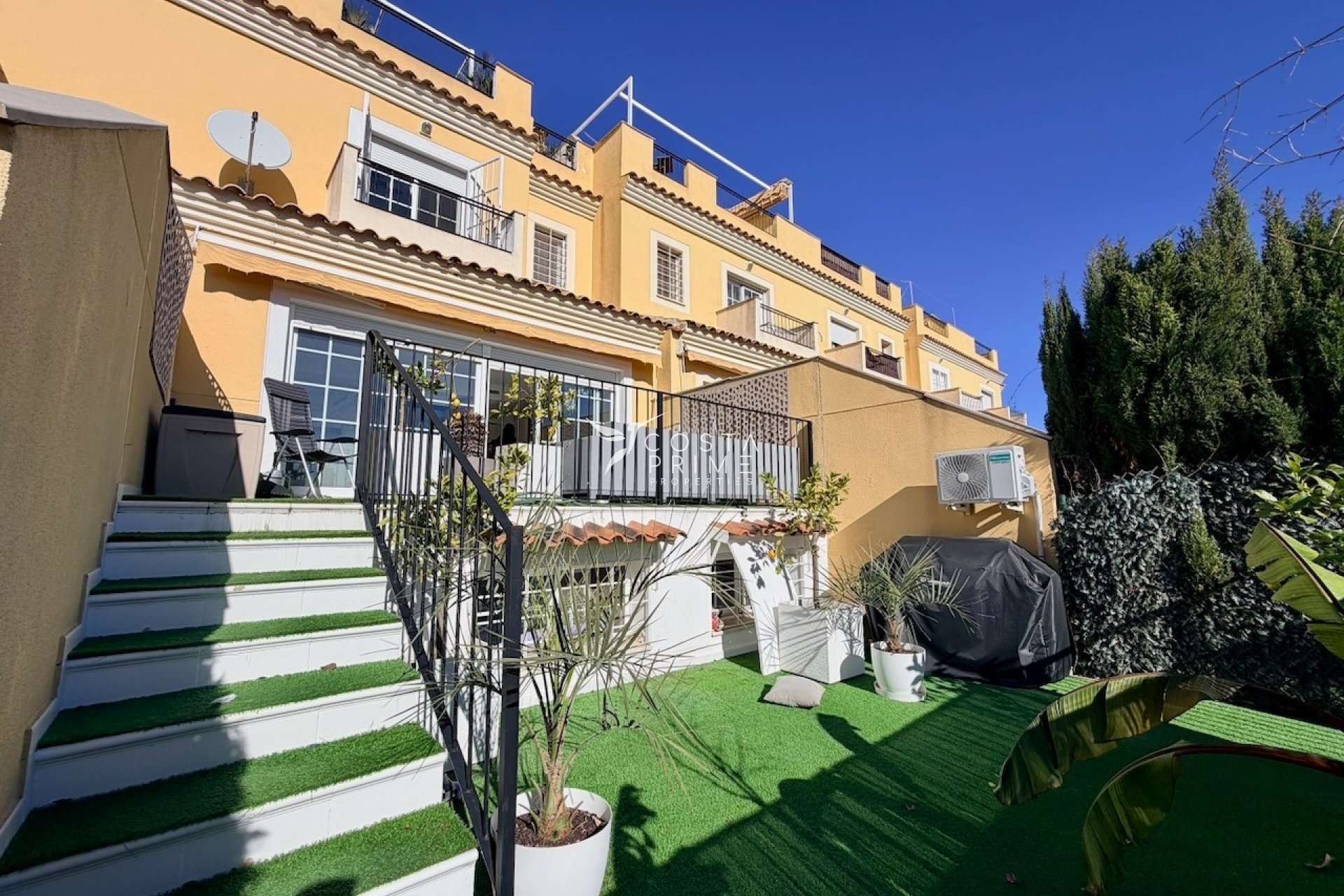 Odsprzedaż - Kamienica / bliźniak - La Nucía