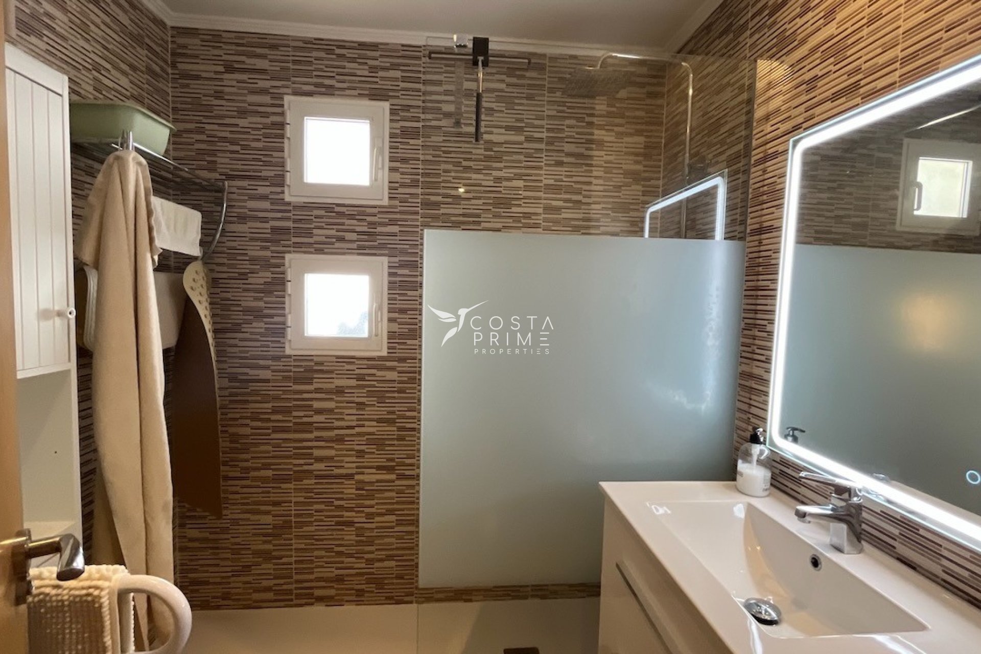 Odsprzedaż - Kamienica / bliźniak - La Nucía