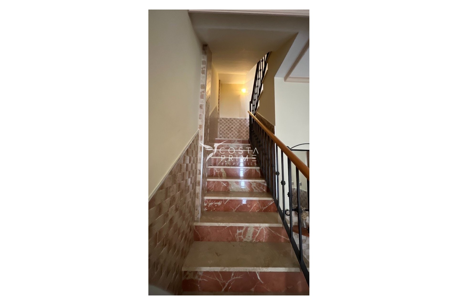 Odsprzedaż - Kamienica / bliźniak - La Nucía