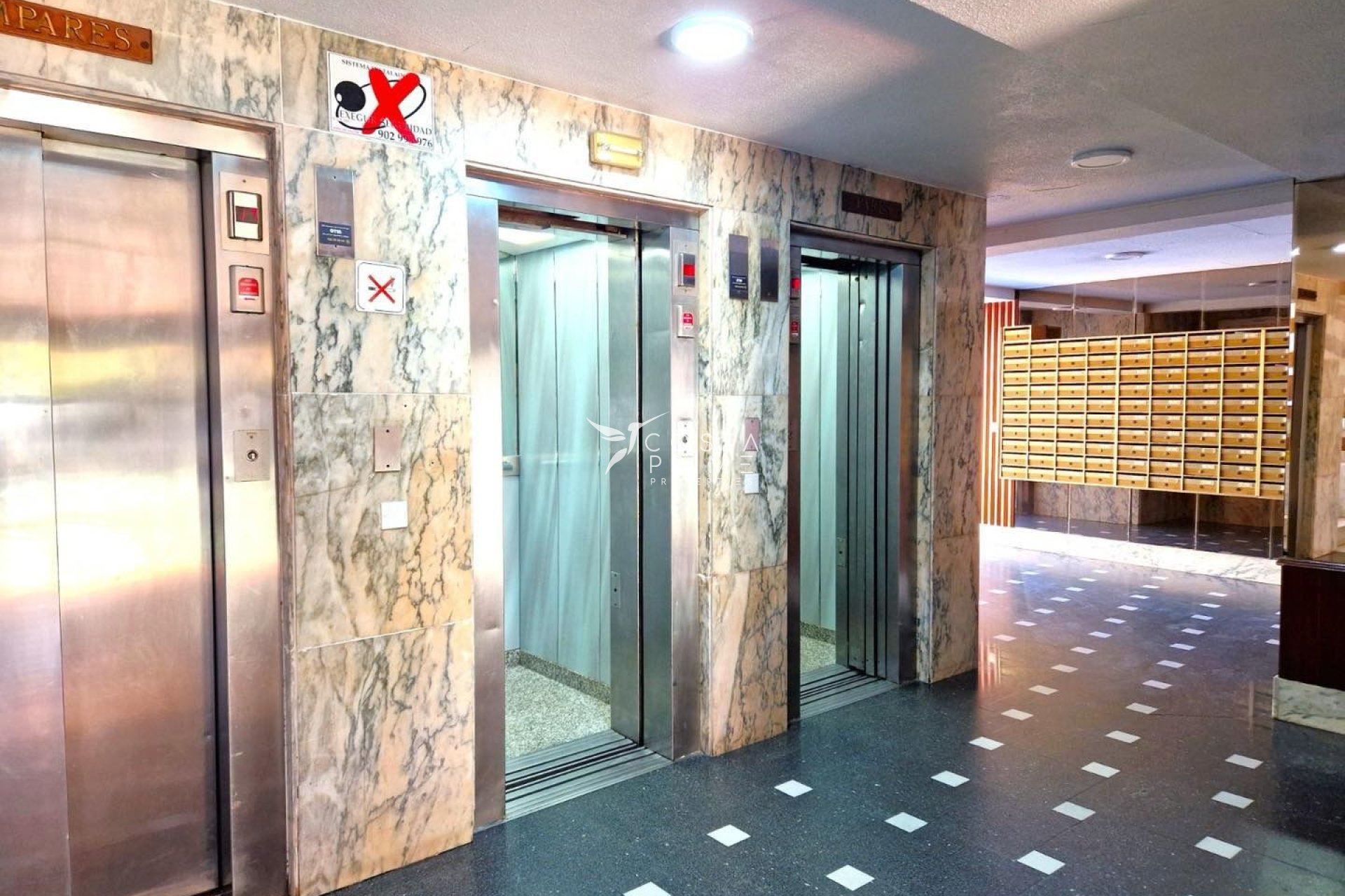 Odsprzedaż - Mieszkanie w Bloku - Benidorm