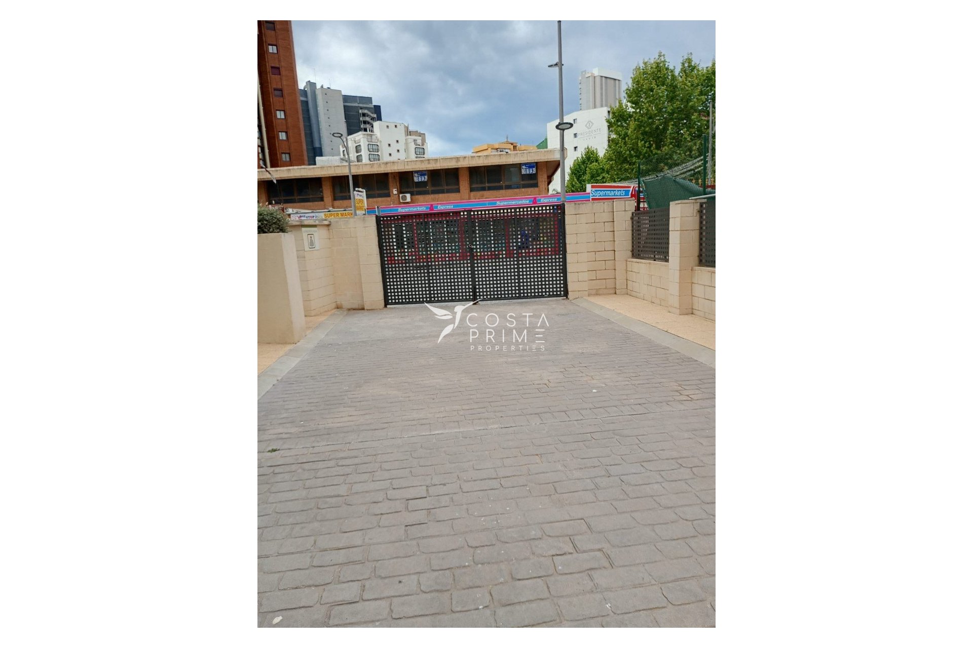 Odsprzedaż - Mieszkanie w Bloku - Benidorm