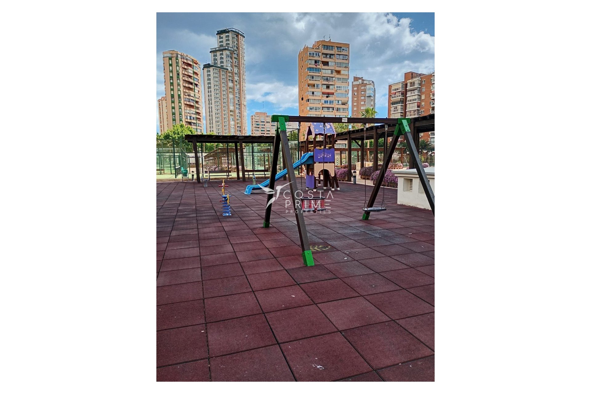 Odsprzedaż - Mieszkanie w Bloku - Benidorm