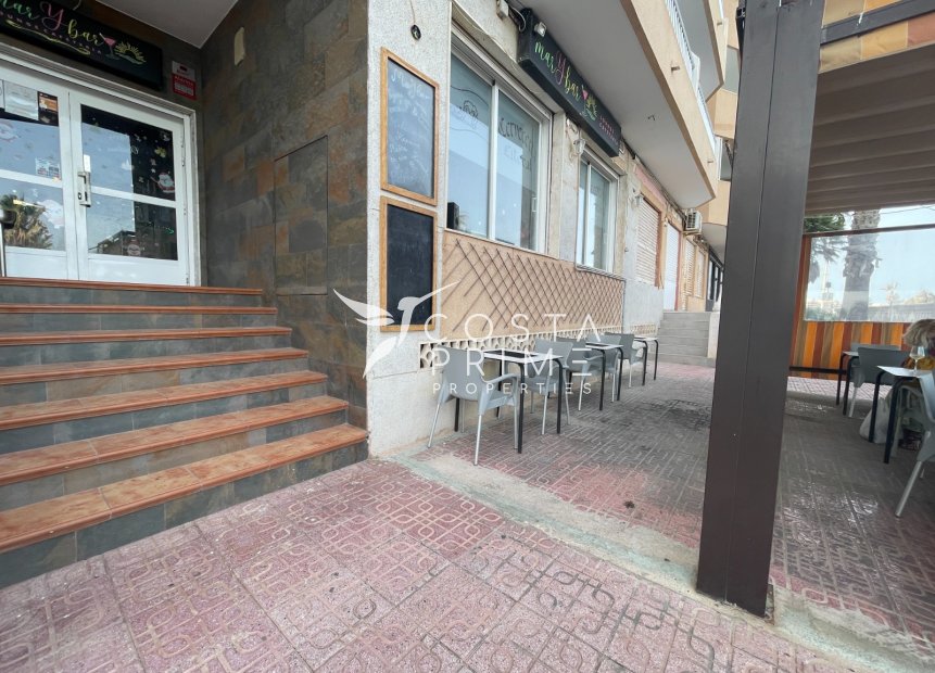 Odsprzedaż - Nieruchomości komercyjne - Torrevieja