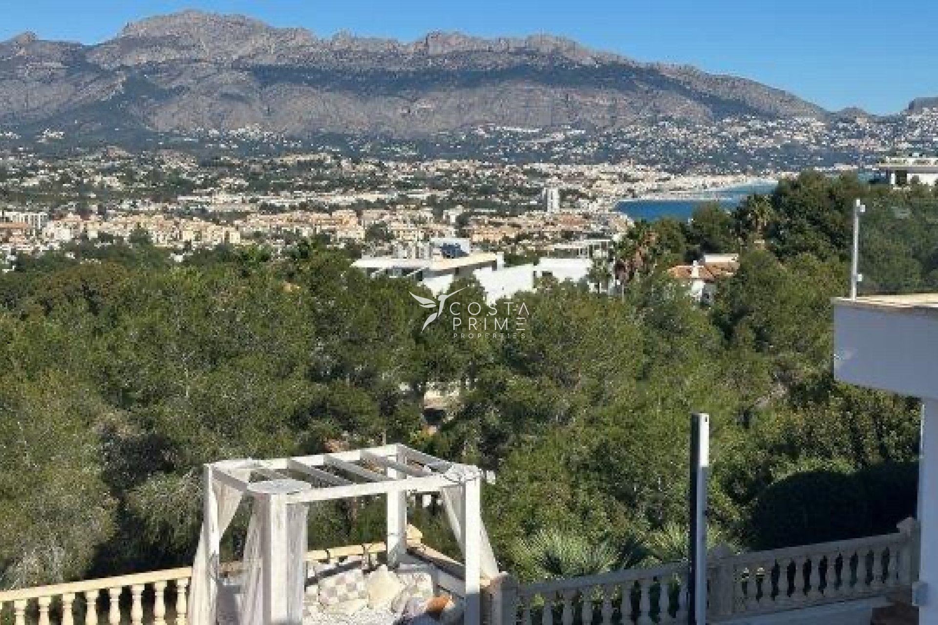 Odsprzedaż - Szalet - Albir