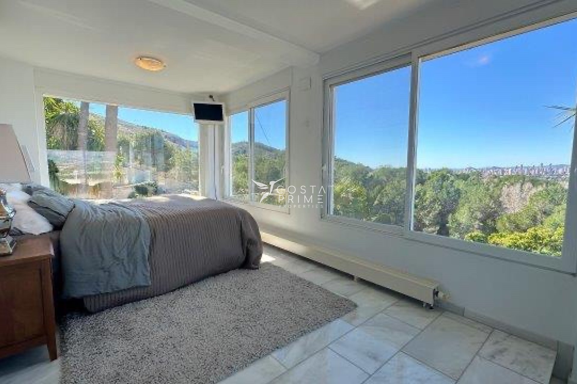 Odsprzedaż - Szalet - Albir