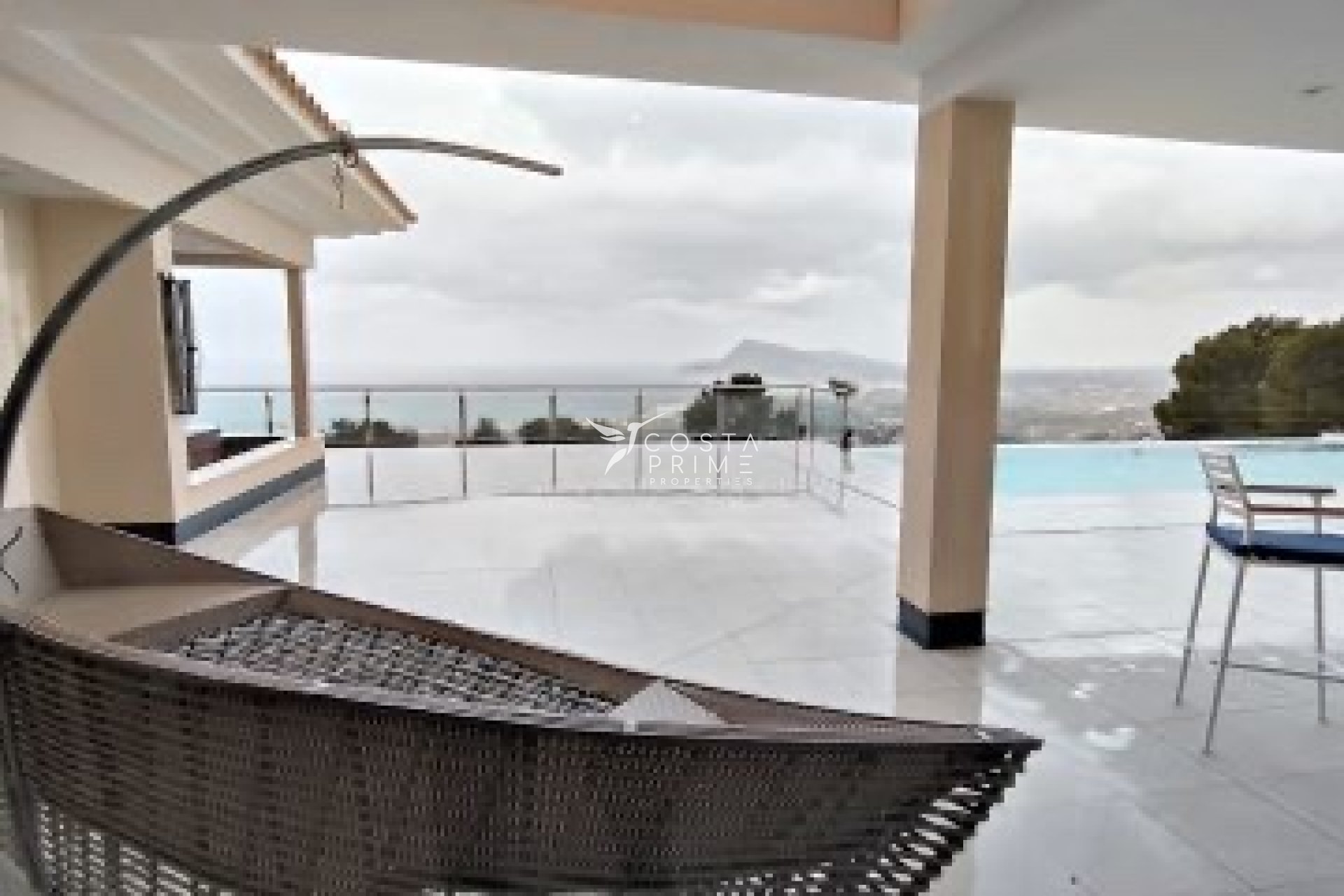 Odsprzedaż - Szalet - Altea