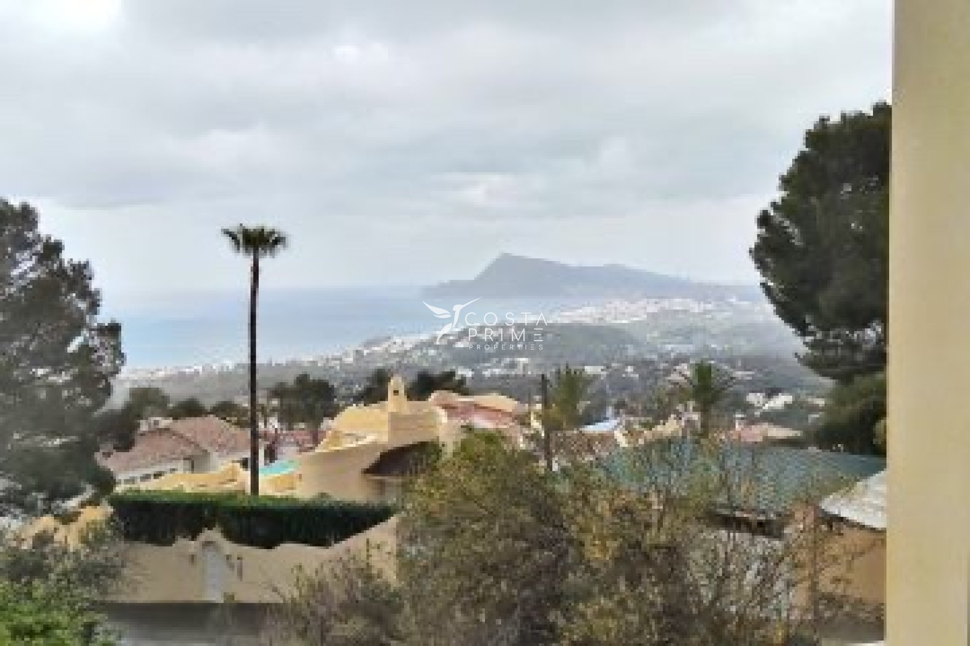 Odsprzedaż - Szalet - Altea