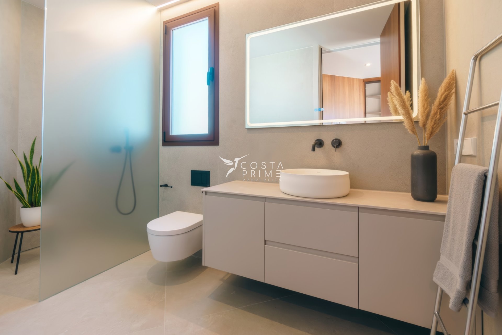 Odsprzedaż - Szalet - Calpe