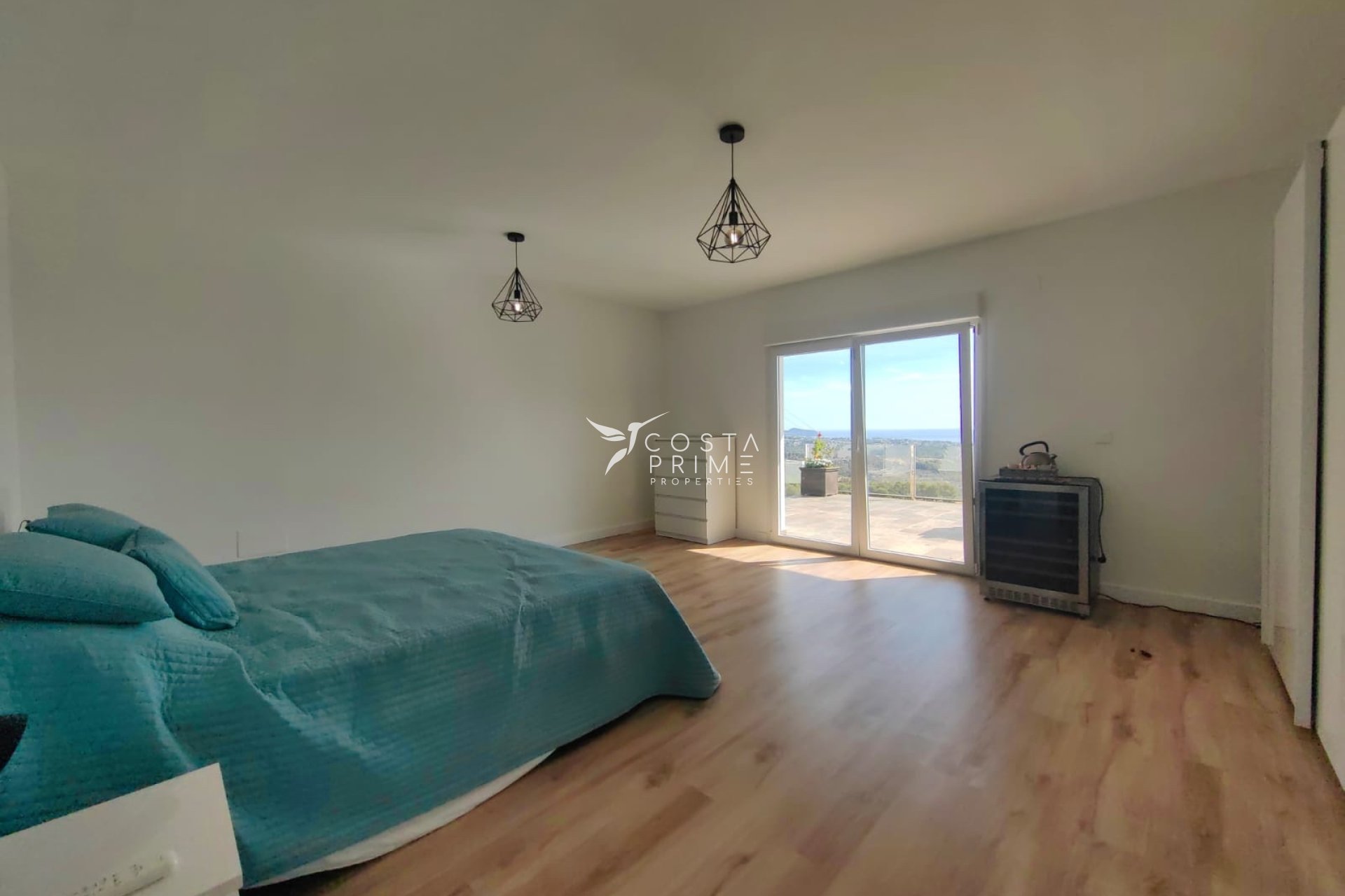 Odsprzedaż - Szalet - Calpe