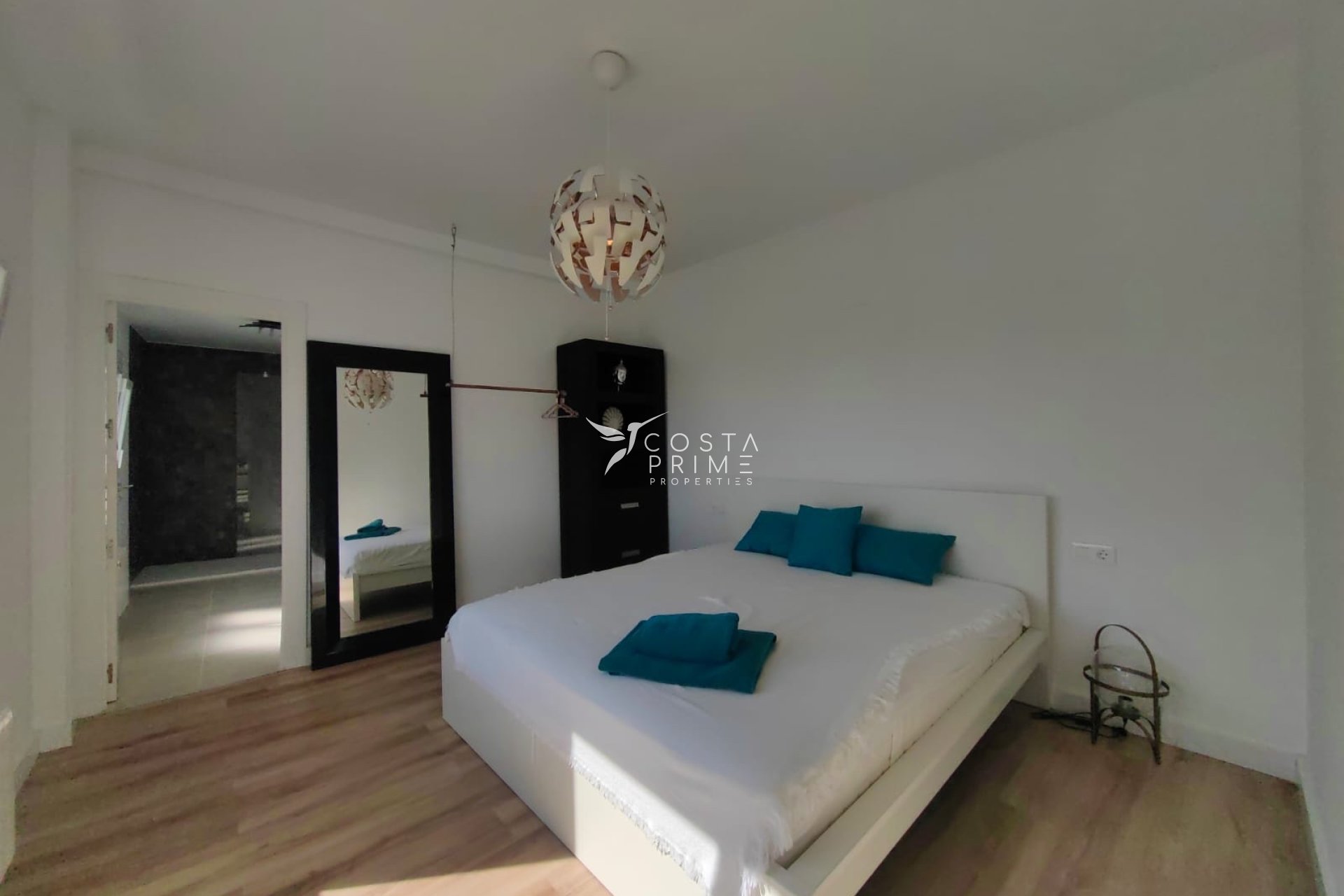 Odsprzedaż - Szalet - Calpe
