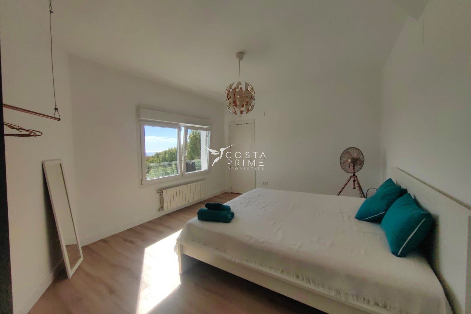 Odsprzedaż - Szalet - Calpe