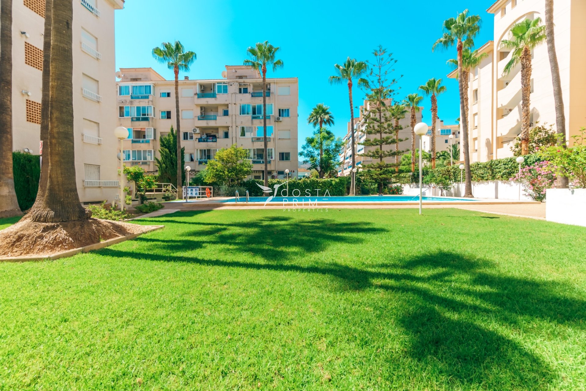 Resale - Apartment / Flat - Albir