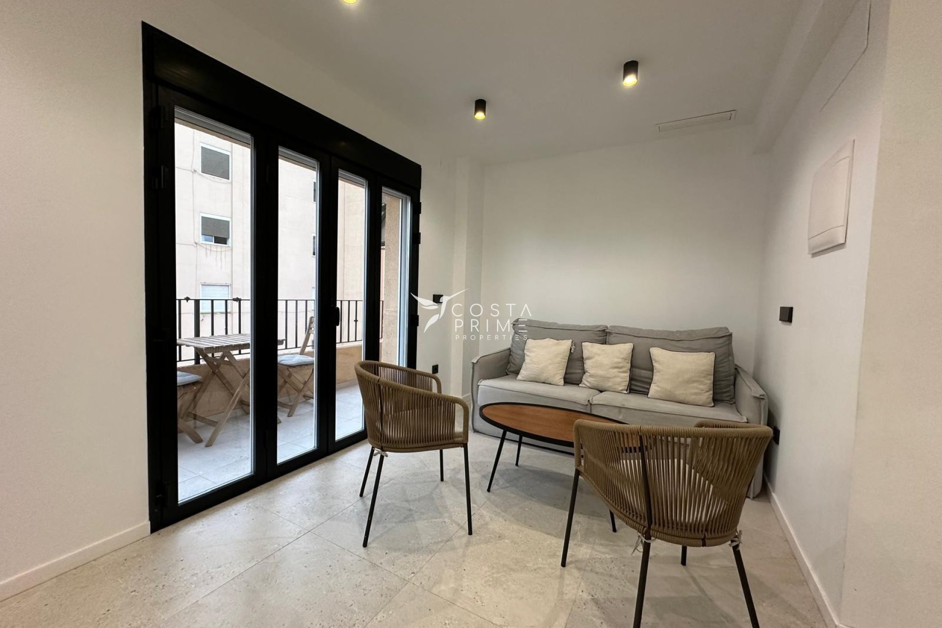 Resale - Apartment / Flat - Alicante