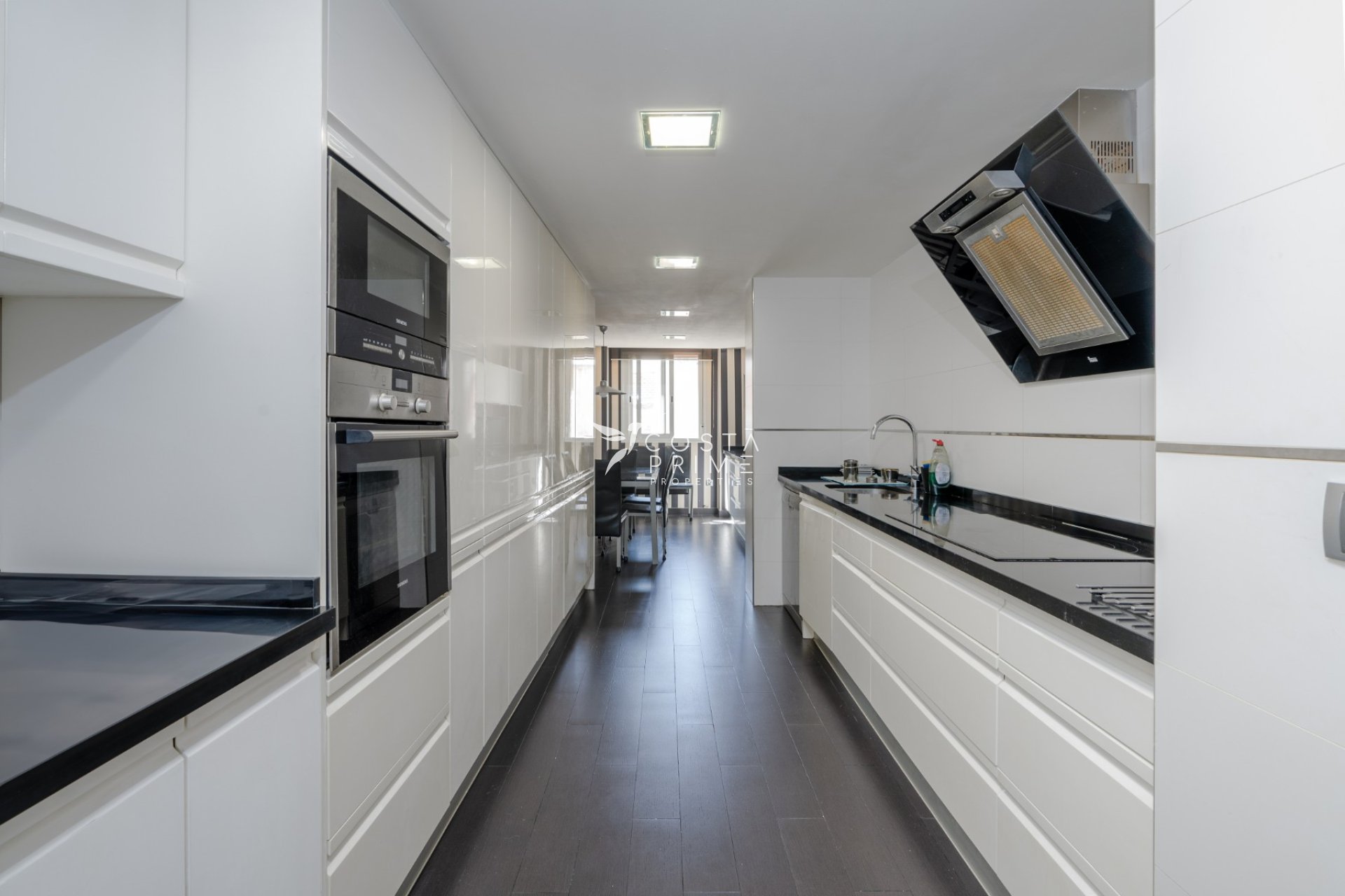 Resale - Apartment / Flat - Alicante