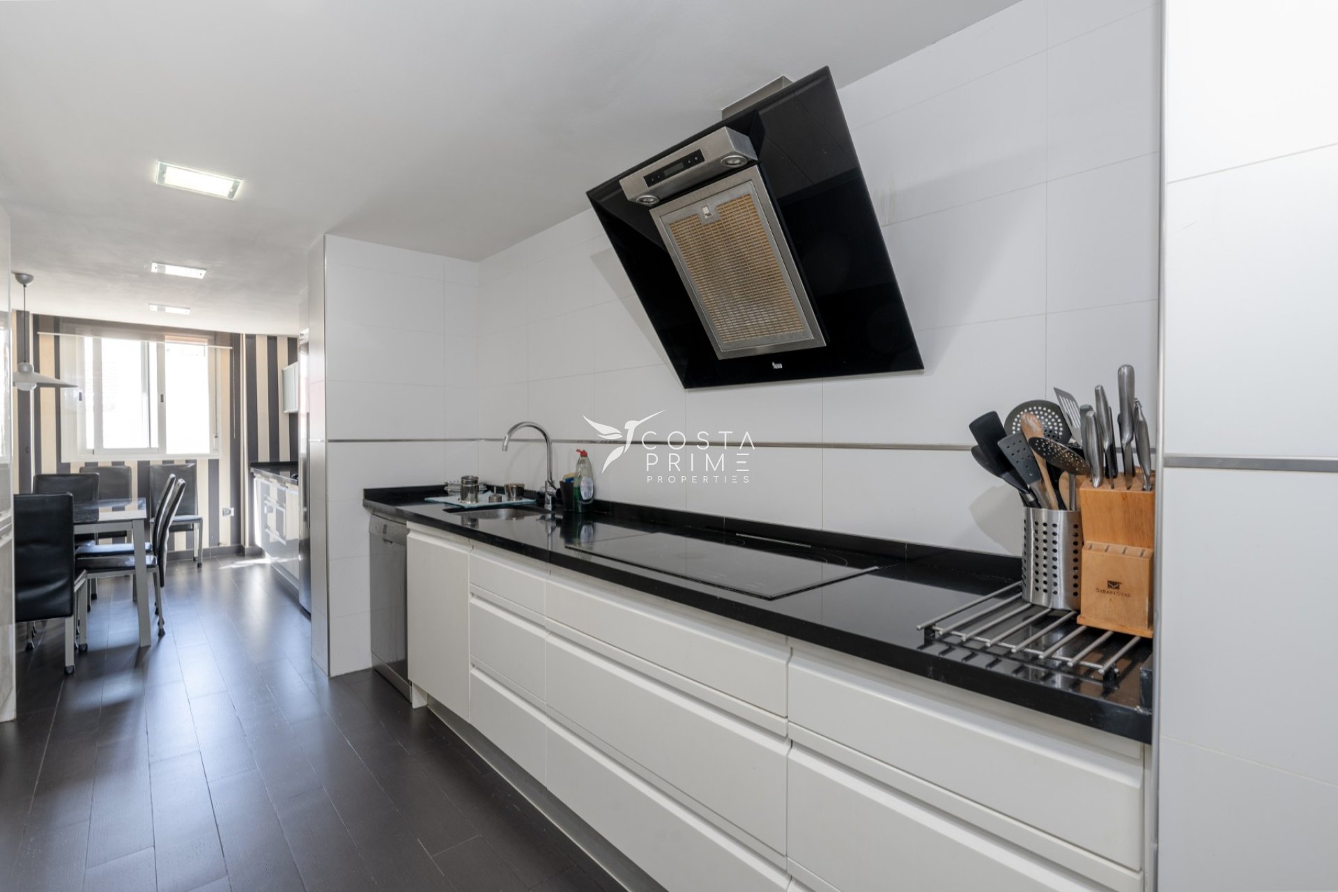 Resale - Apartment / Flat - Alicante