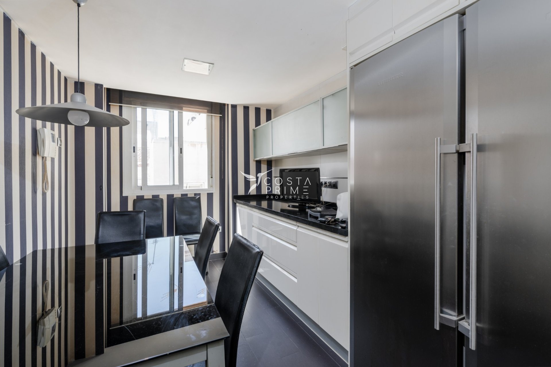 Resale - Apartment / Flat - Alicante