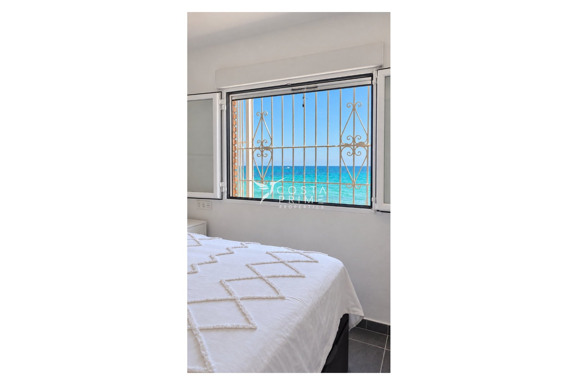 Resale - Apartment / Flat - Altea