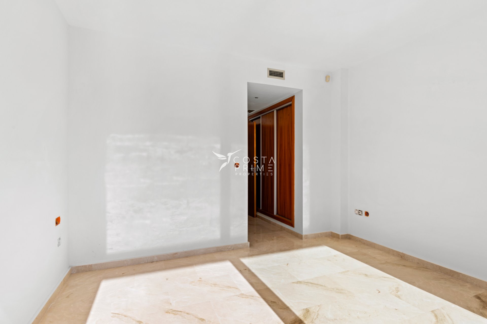 Resale - Apartment / Flat - Altea