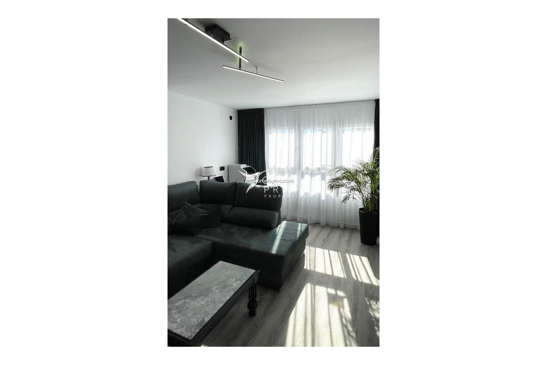 Resale - Apartment / Flat - Benidorm