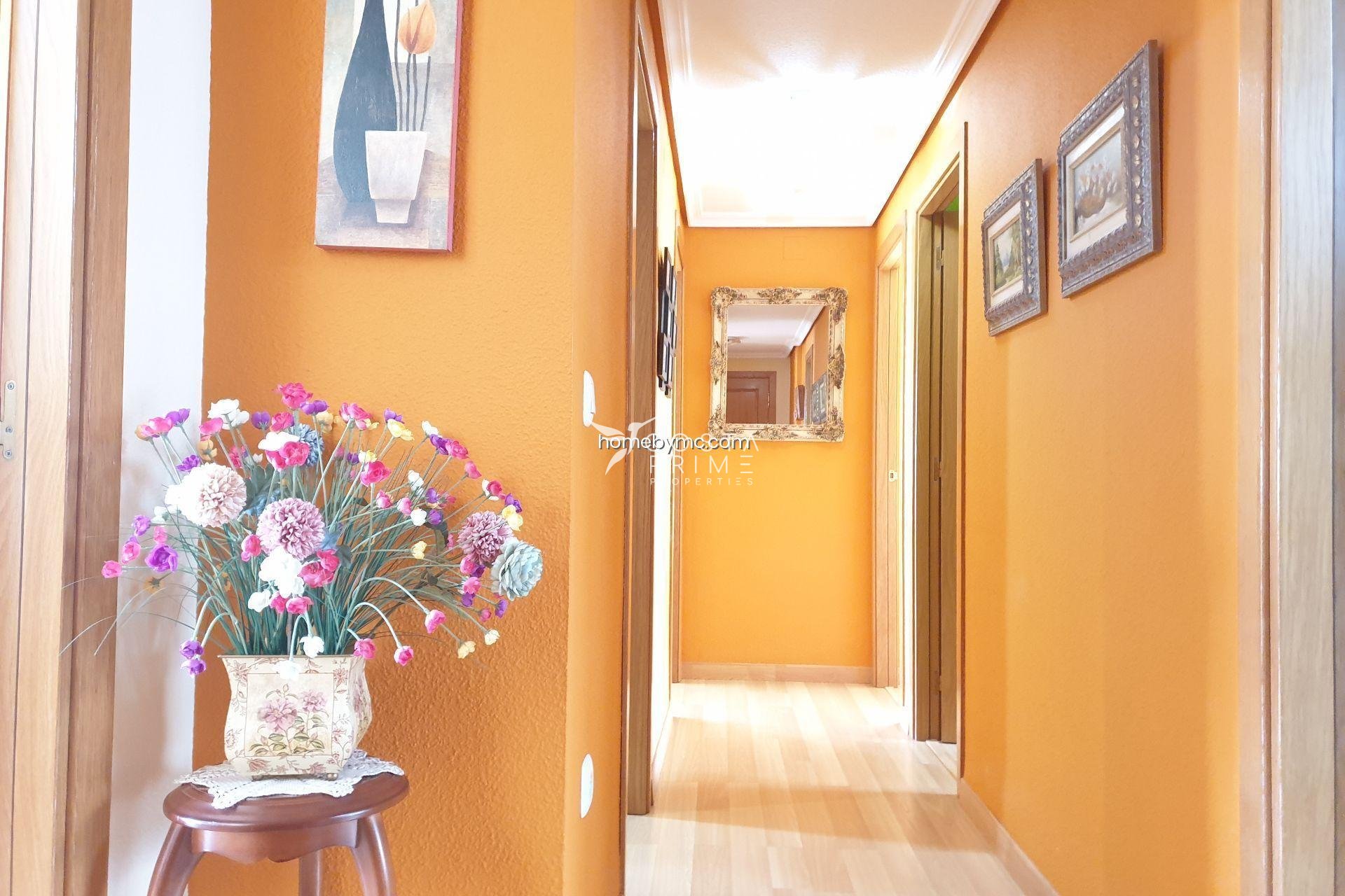 Resale - Apartment / Flat - Benidorm