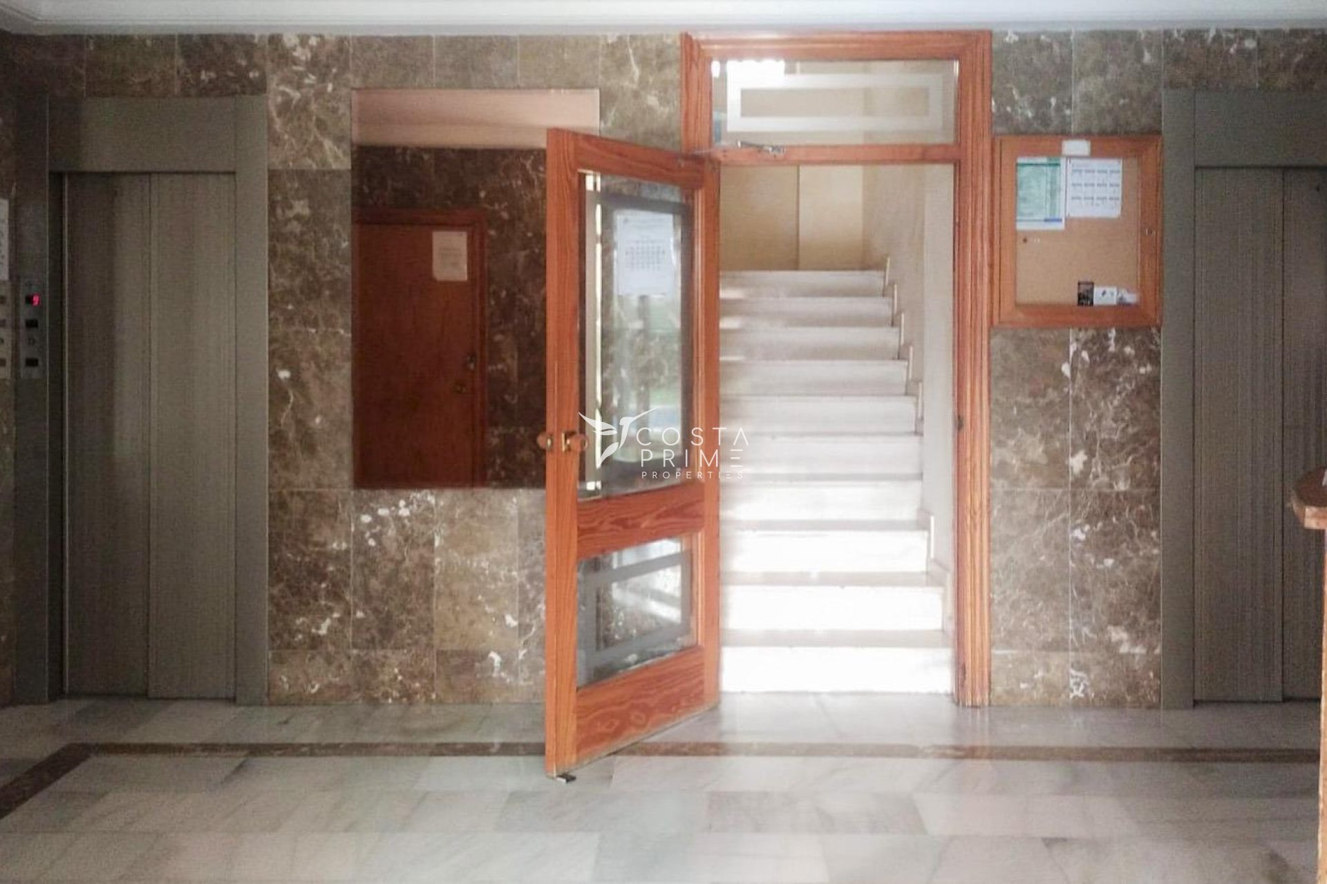 Resale - Apartment / Flat - Benidorm