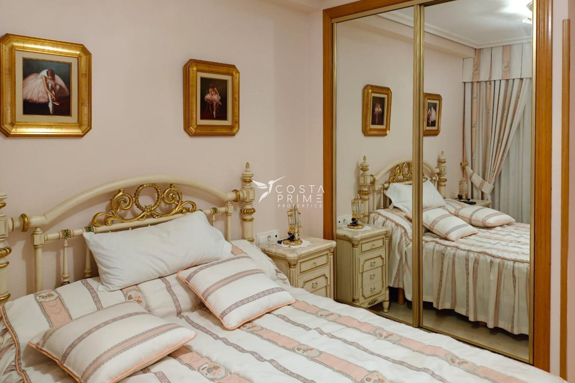 Resale - Apartment / Flat - Benidorm