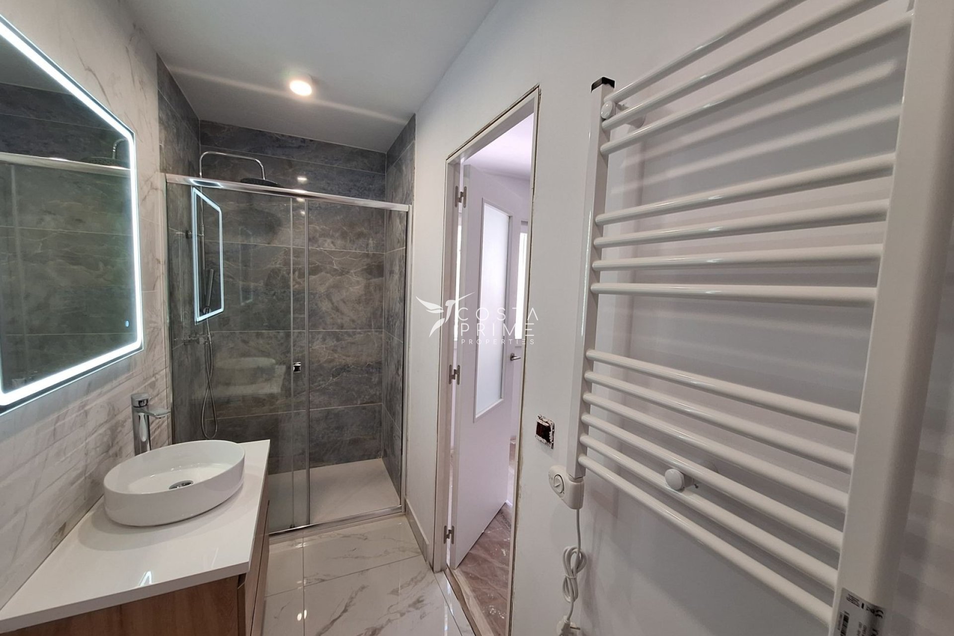 Resale - Apartment / Flat - Benidorm