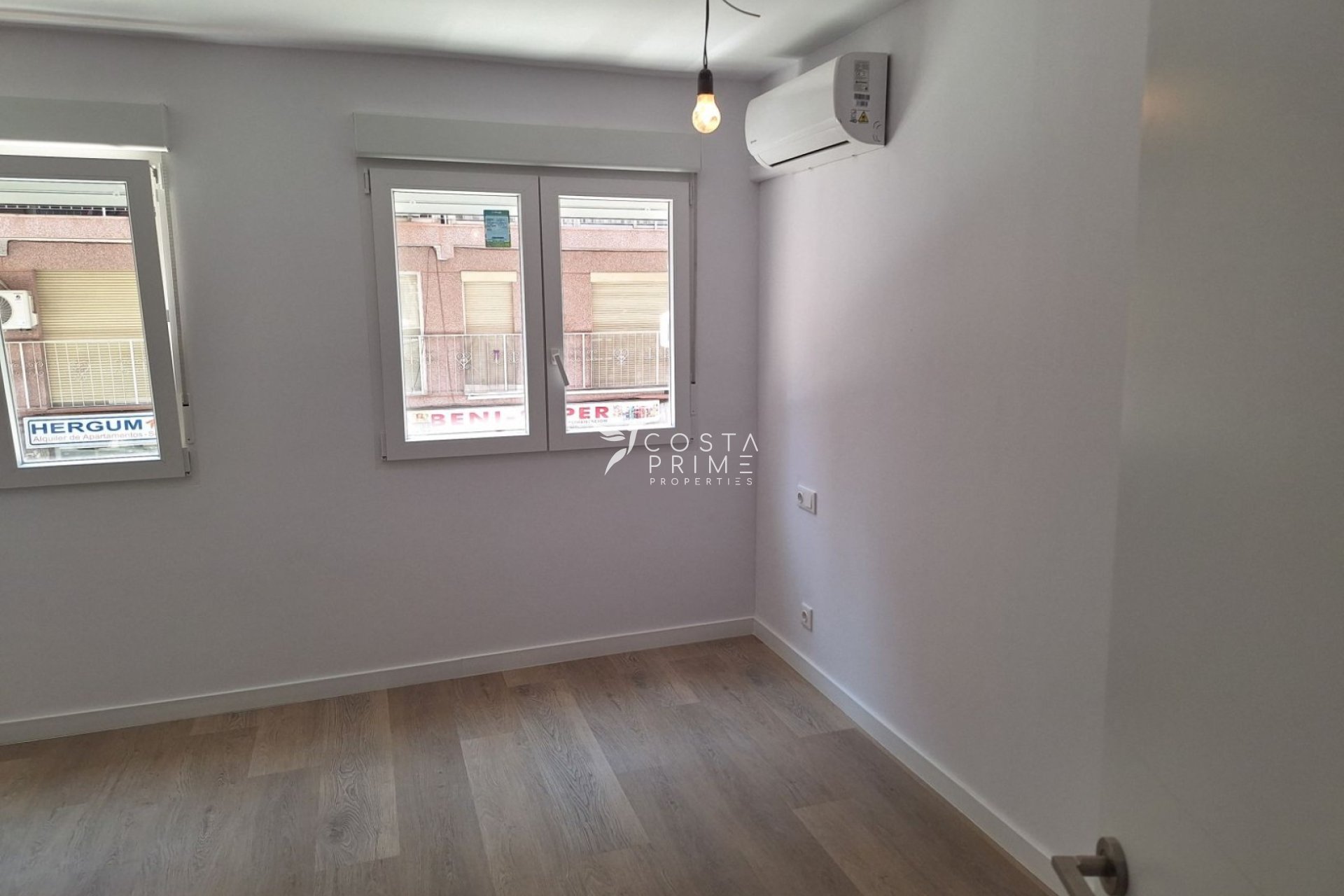 Resale - Apartment / Flat - Benidorm