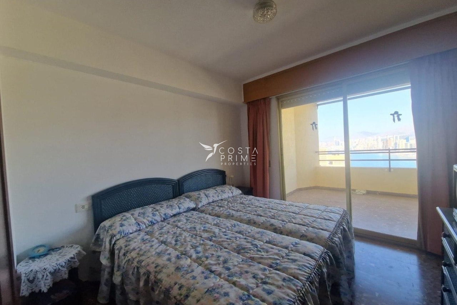 Resale - Apartment / Flat - Benidorm