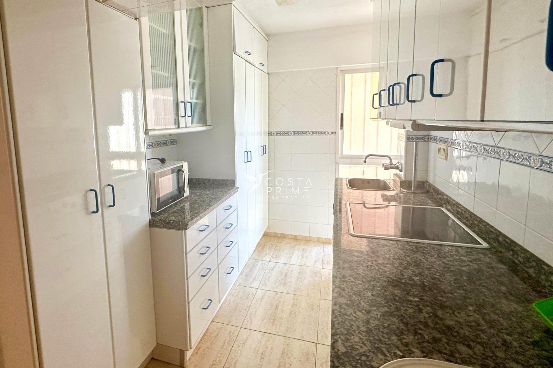 Resale - Apartment / Flat - Benidorm