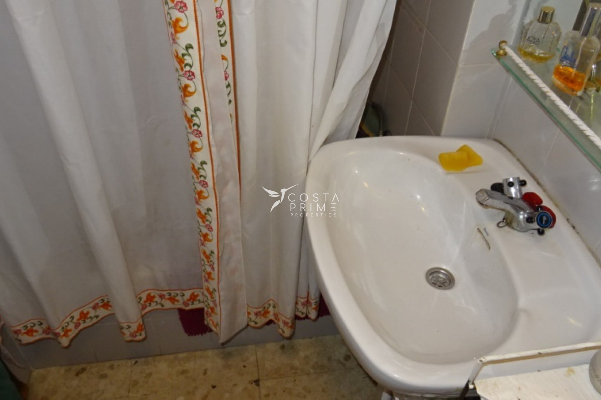 Resale - Apartment / Flat - Benidorm