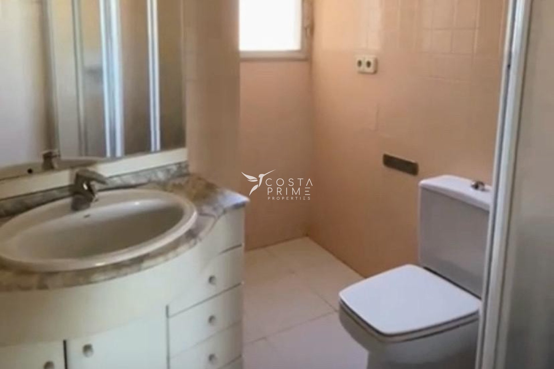 Resale - Apartment / Flat - Benidorm