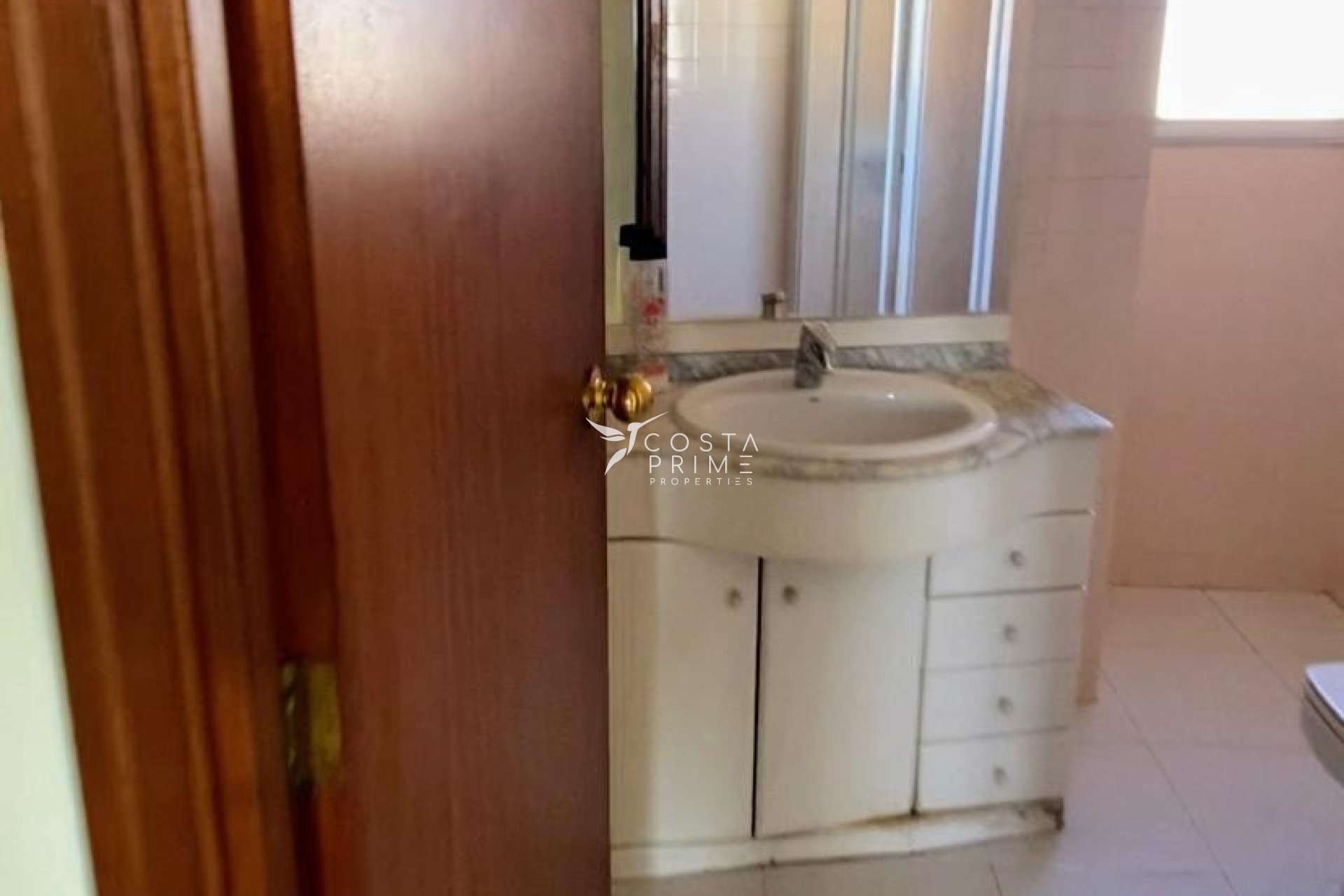 Resale - Apartment / Flat - Benidorm