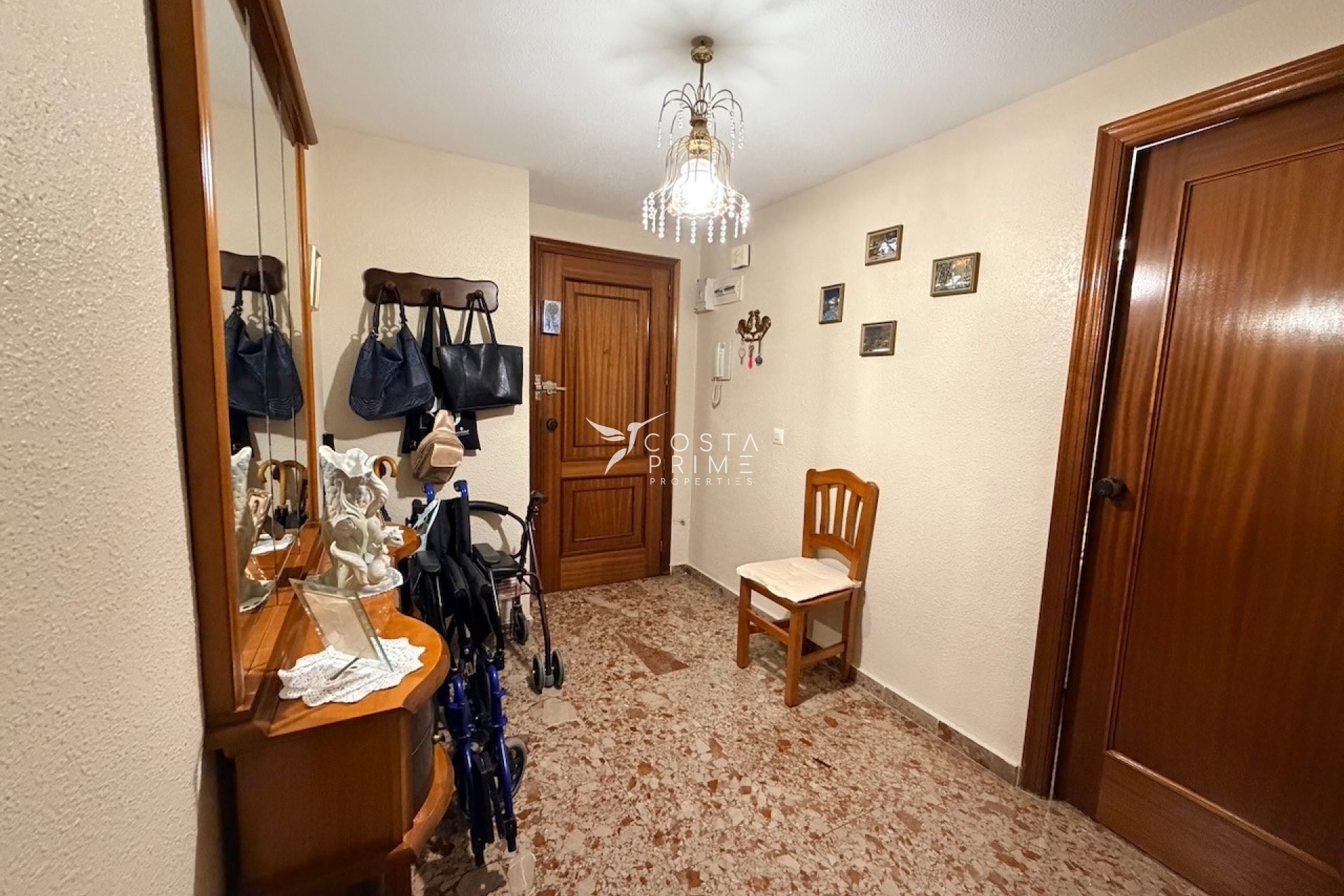 Resale - Apartment / Flat - Benidorm