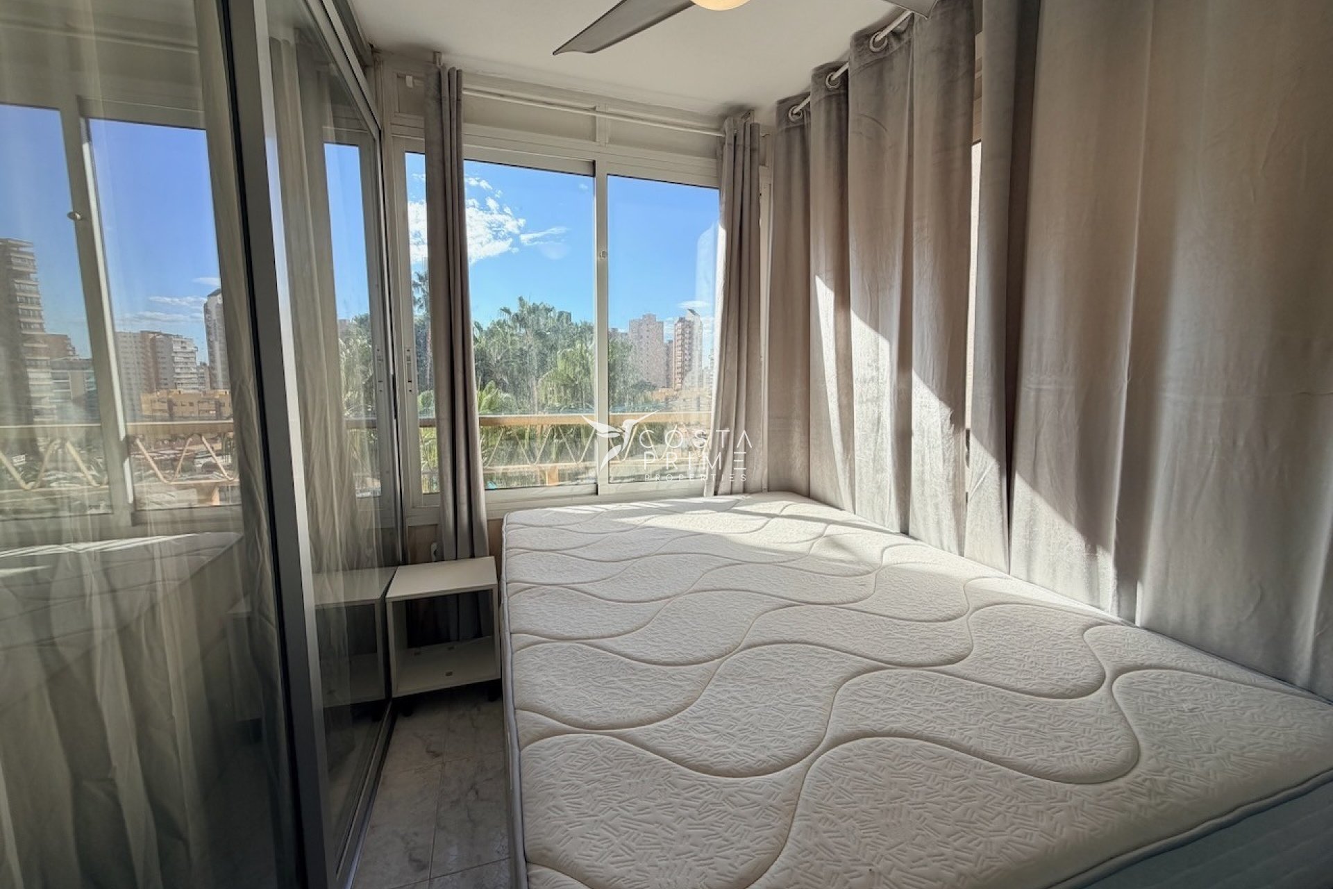 Resale - Apartment / Flat - Benidorm