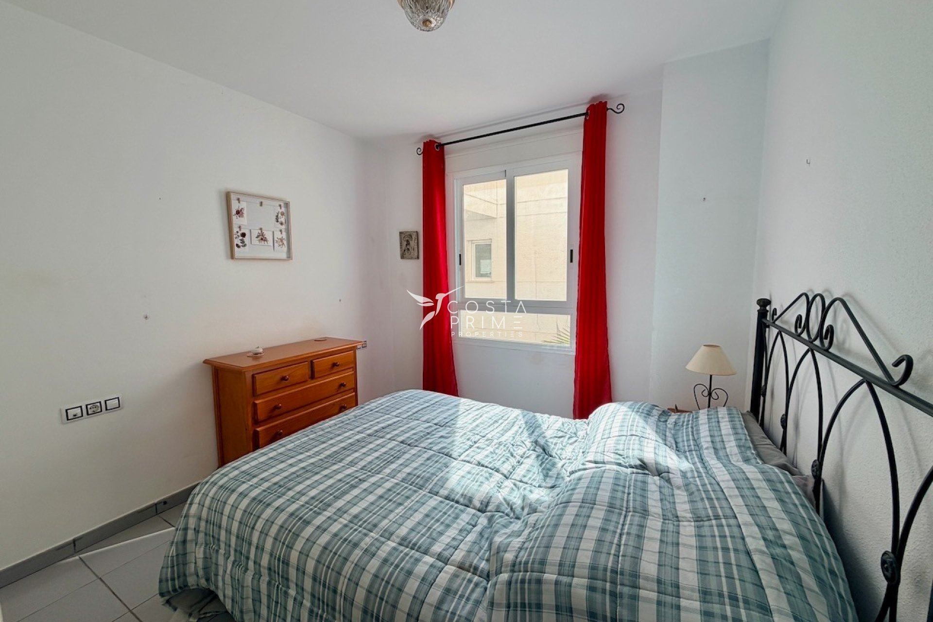 Resale - Apartment / Flat - Benidorm