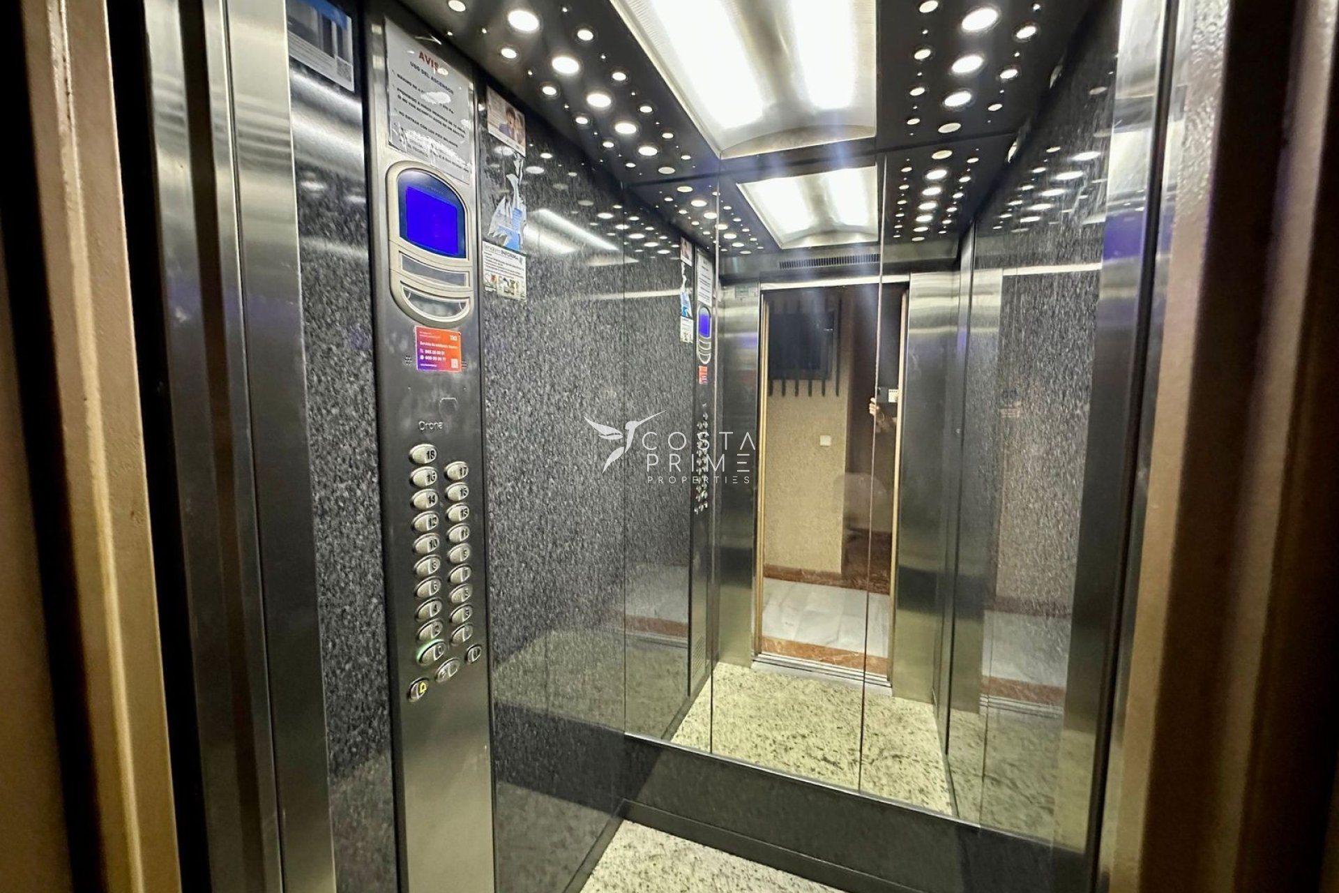 Resale - Apartment / Flat - Benidorm