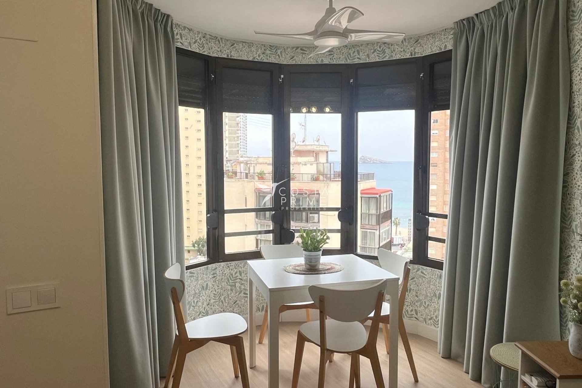 Resale - Apartment / Flat - Benidorm