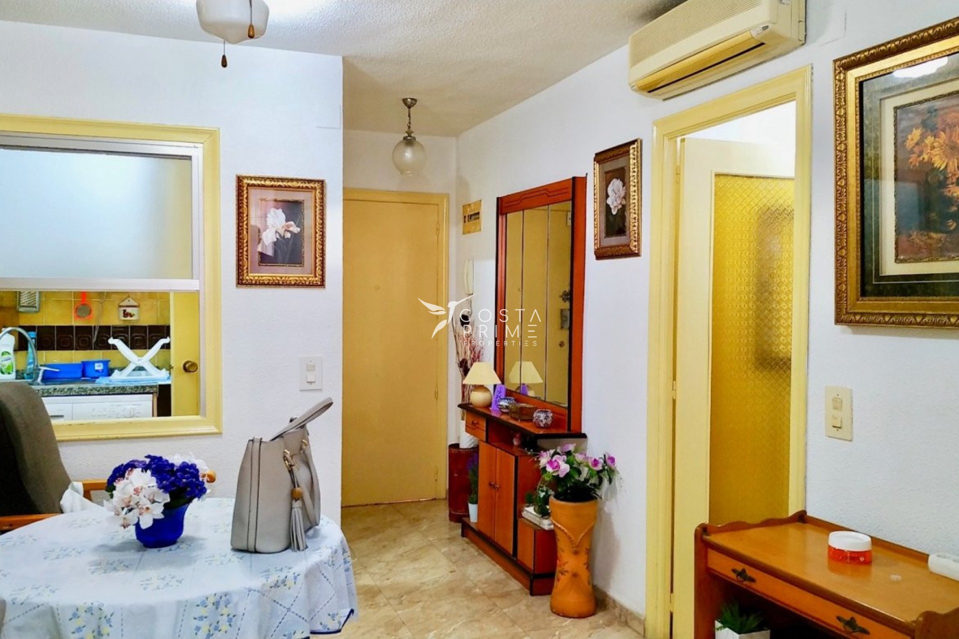 Resale - Apartment / Flat - Benidorm