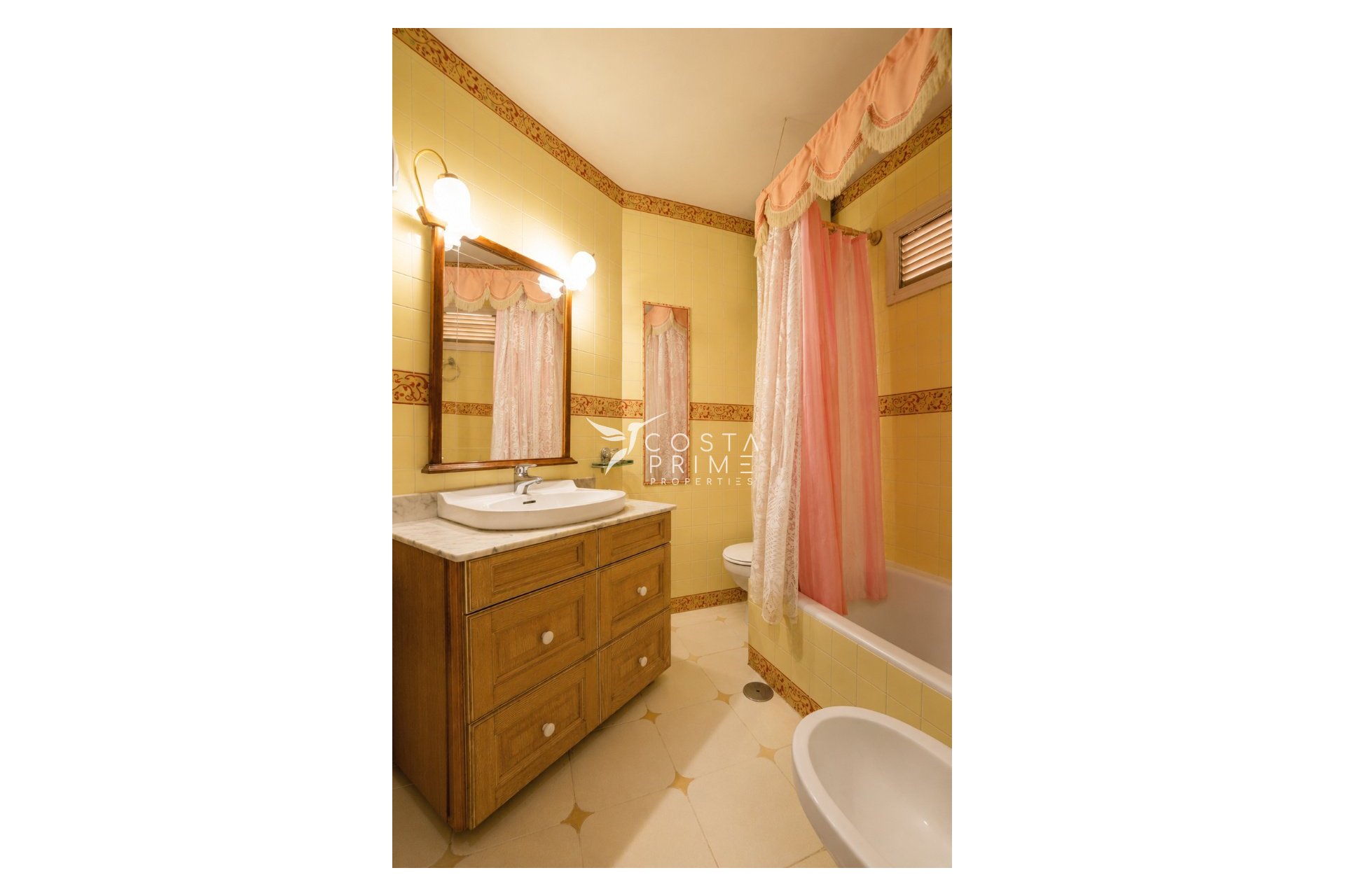 Resale - Apartment / Flat - Benidorm