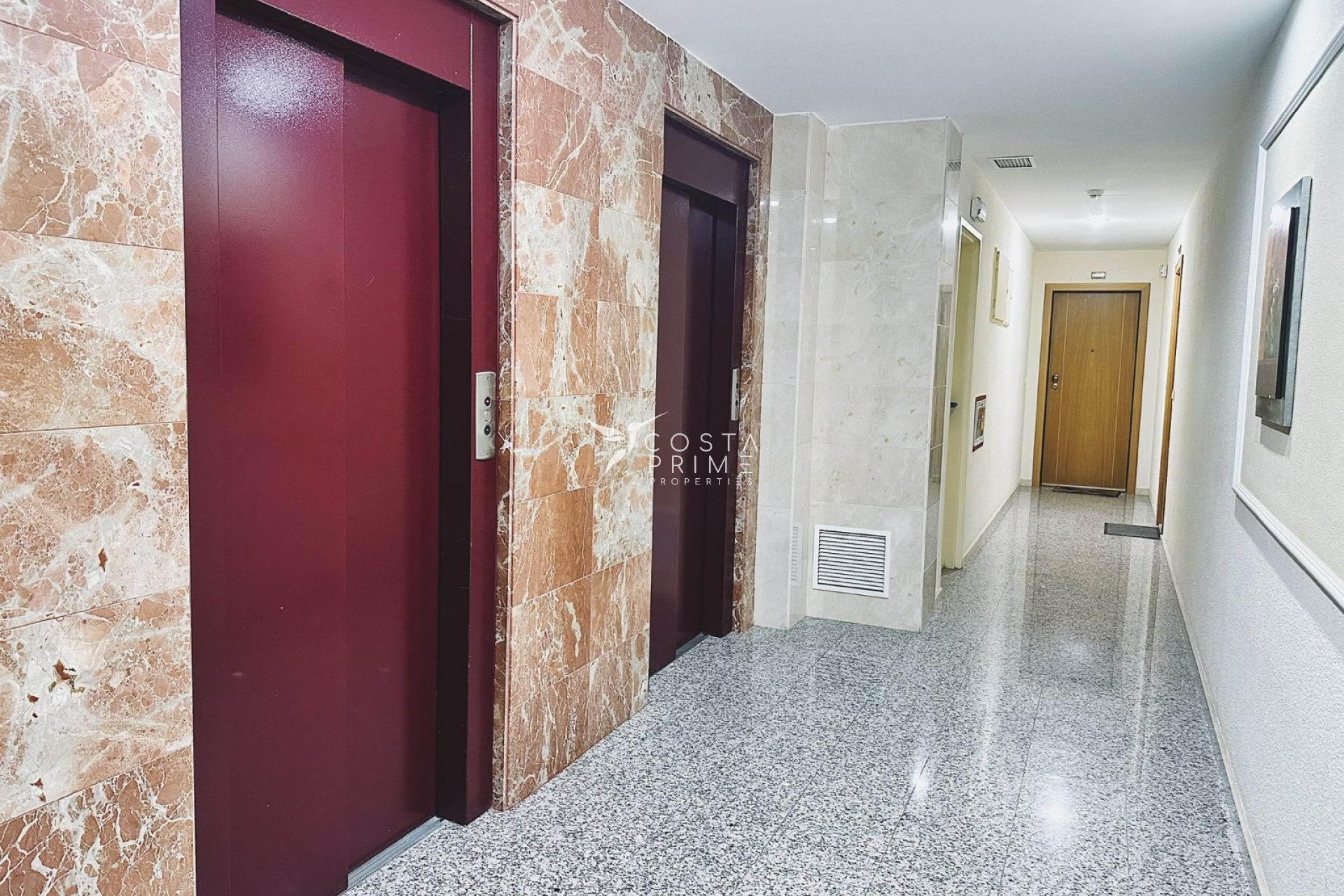 Resale - Apartment / Flat - Benidorm