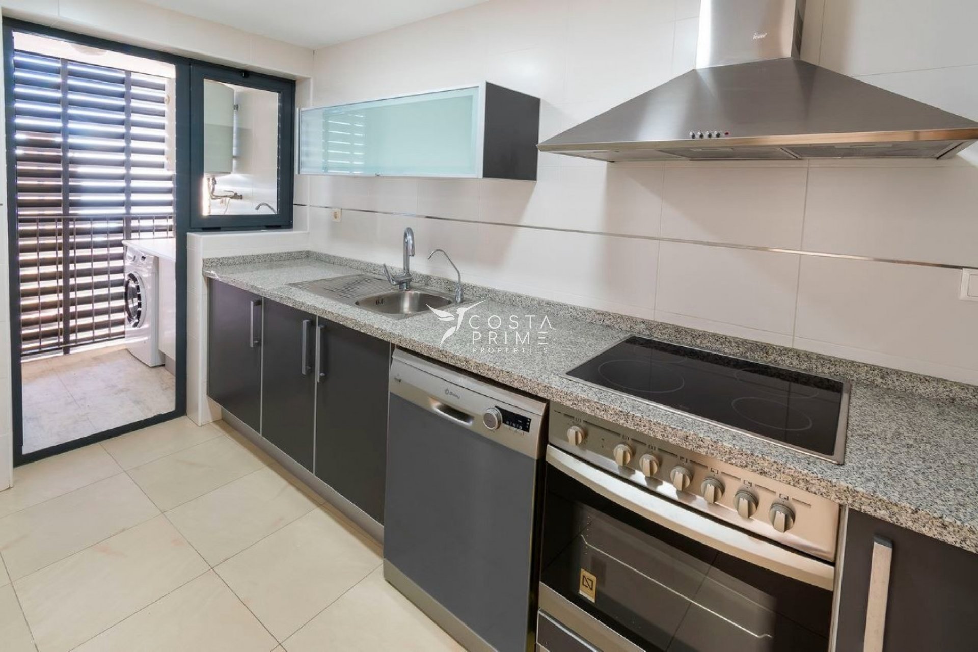 Resale - Apartment / Flat - Benidorm