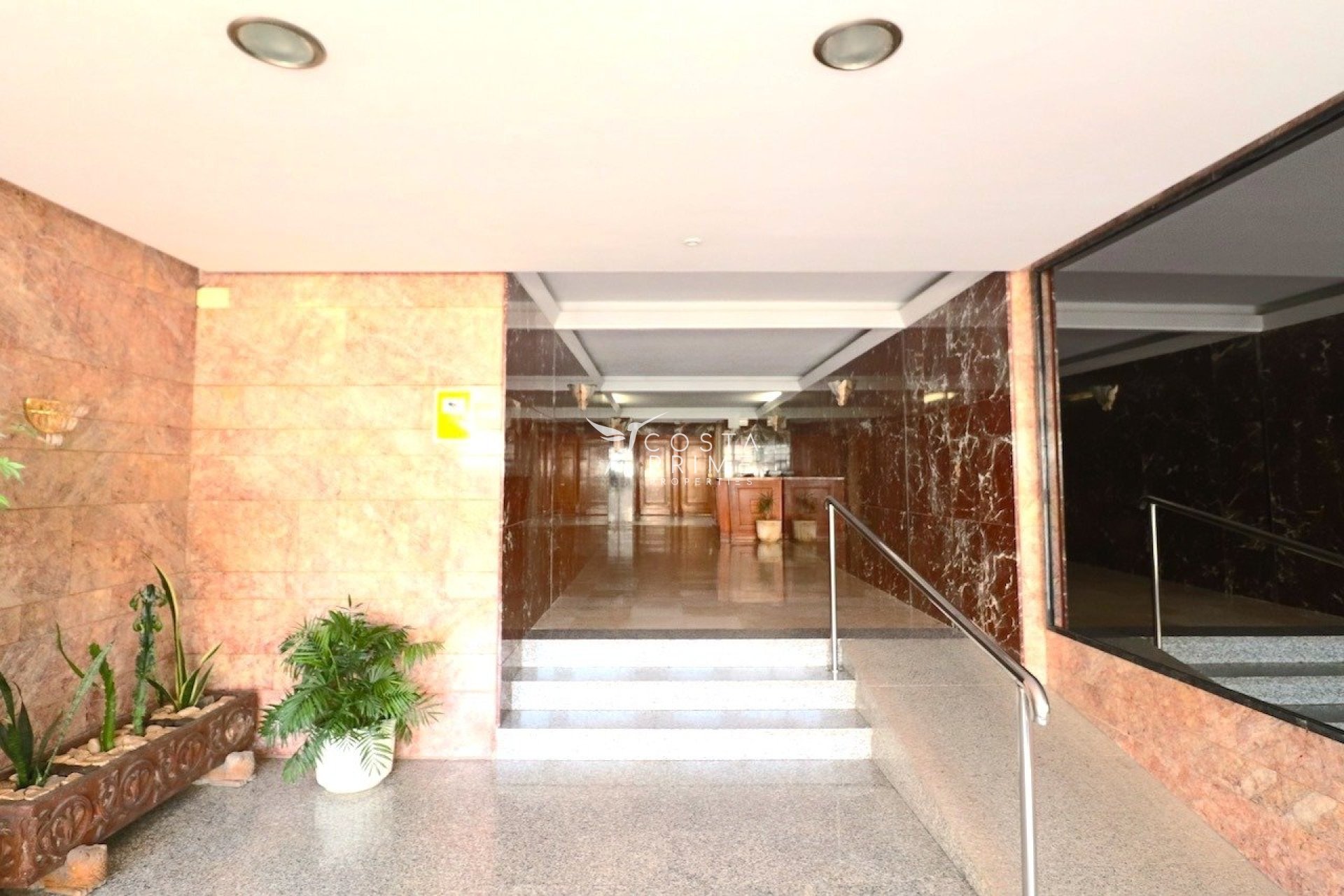 Resale - Apartment / Flat - Benidorm