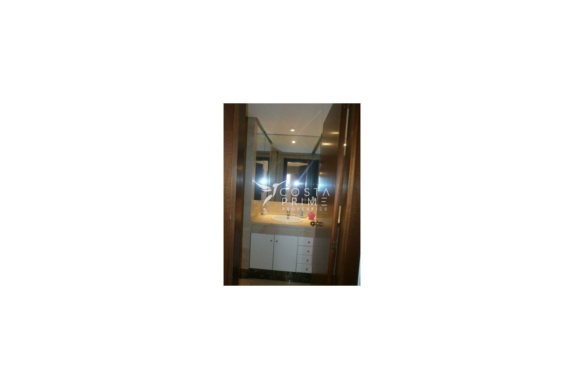 Resale - Apartment / Flat - Benidorm