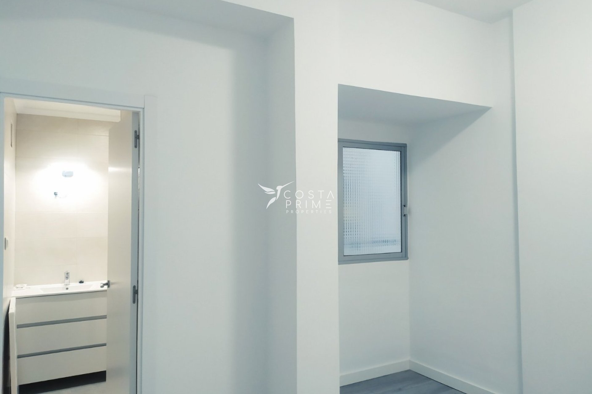 Resale - Apartment / Flat - Benidorm