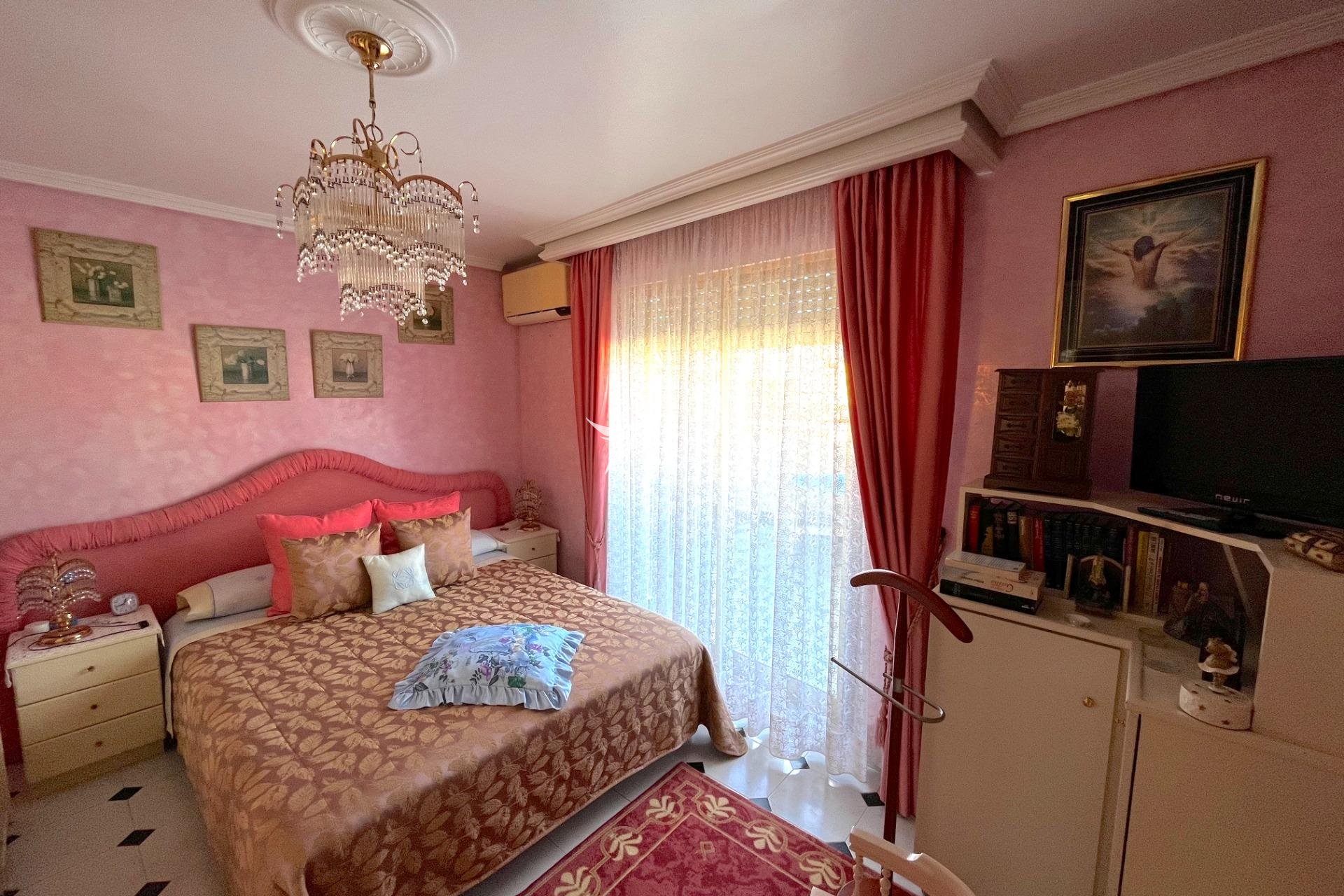 Resale - Apartment / Flat - Benidorm