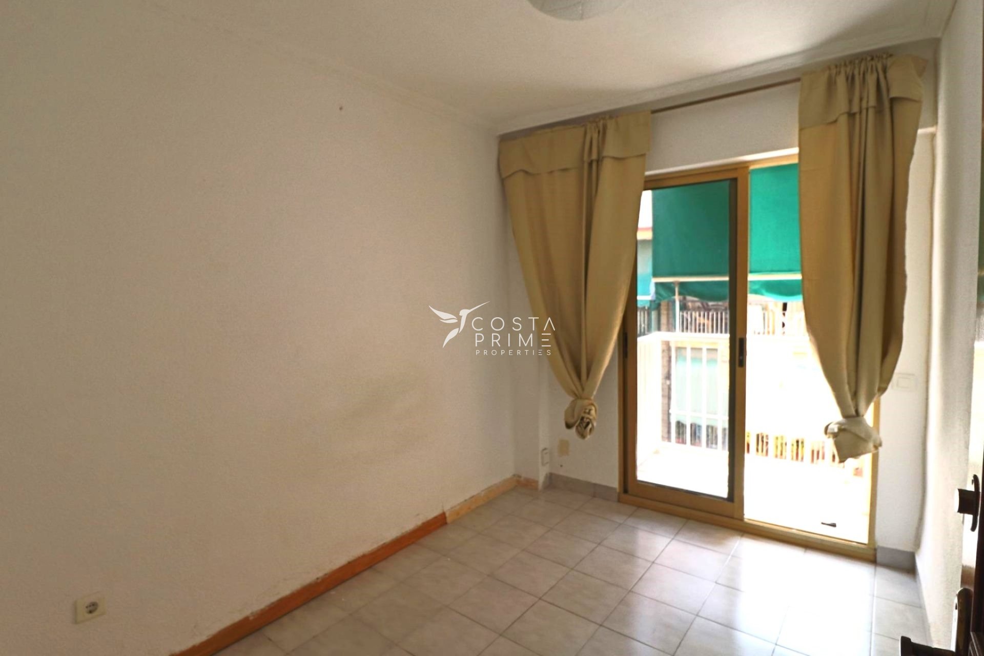 Resale - Apartment / Flat - Benidorm